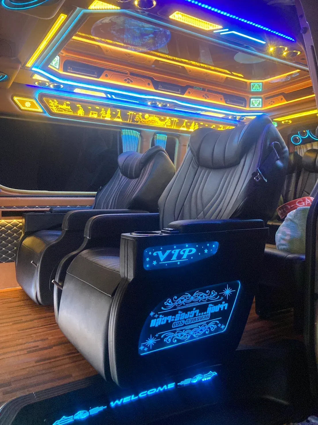 รถตู้วีไอพี โตโยต้า คอมมิวเตอร์ โฉมใหม่ (เจเนอเรชันที่ 6 / รหัส H300)